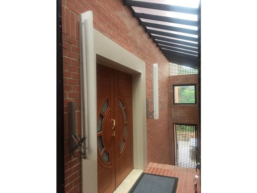 Lüks ev Karakas, Municipio Libertador