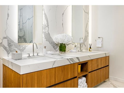 マイアミ, Miami-Dade Countyのアパートメント