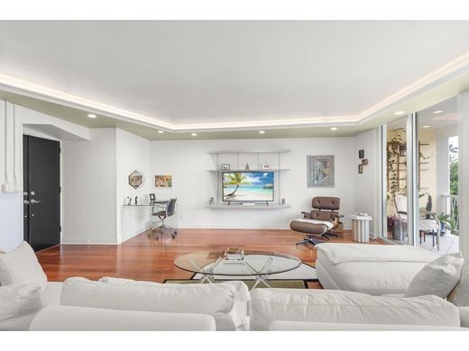 Apartment in Palm Beach, Florida