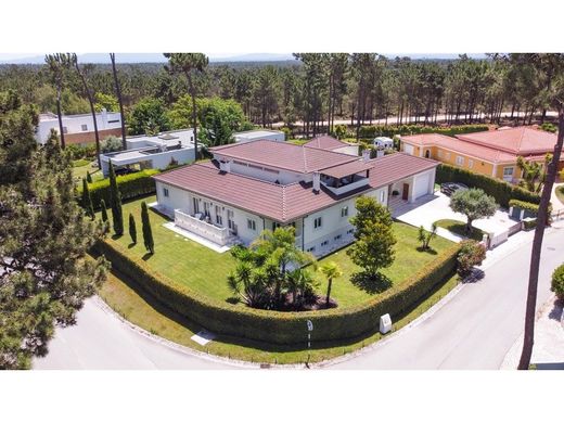 Villa in Charneca de Caparica, Almada
