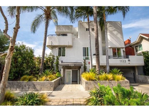 Dom miejski w West Hollywood, Los Angeles County