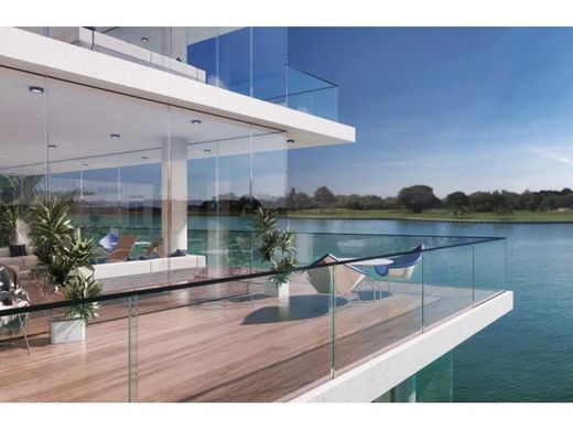 Apartment in Bay Harbor Islands, Miami-Dade