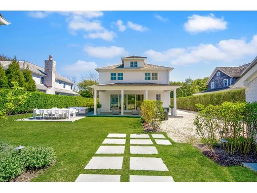Luxury home in Southampton, Suffolk County