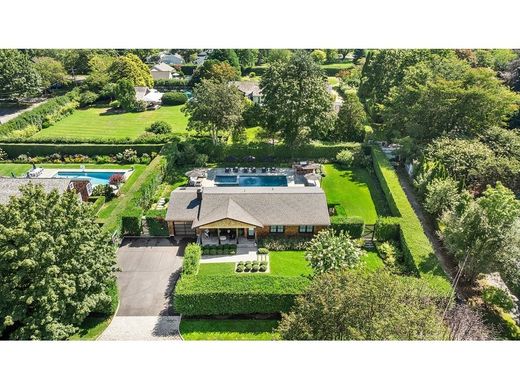 Luxury home in Southampton, Suffolk County