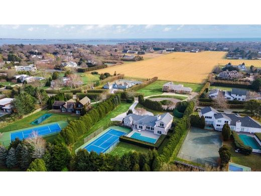 Luxury home in Water Mill, Suffolk County