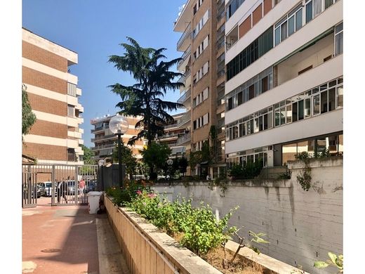 Apartment / Etagenwohnung in Neapel, Kampanien