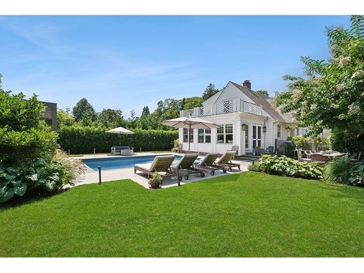 Luxury home in Southampton, Suffolk County