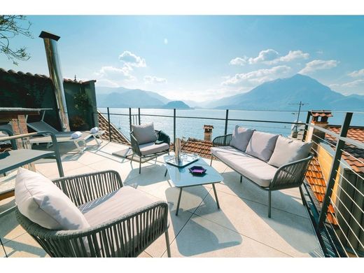 Villa in Fiumelatte, Provincia di Lecco
