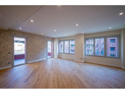 아파트 / 밀라노, Città metropolitana di Milano