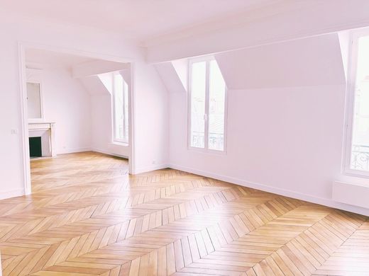 Apartment in Champs-Elysées, Madeleine, Triangle d’or, Paris