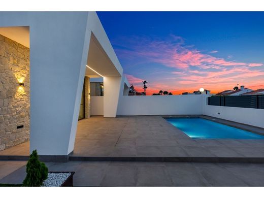 Villa en Torrevieja, Provincia de Alicante
