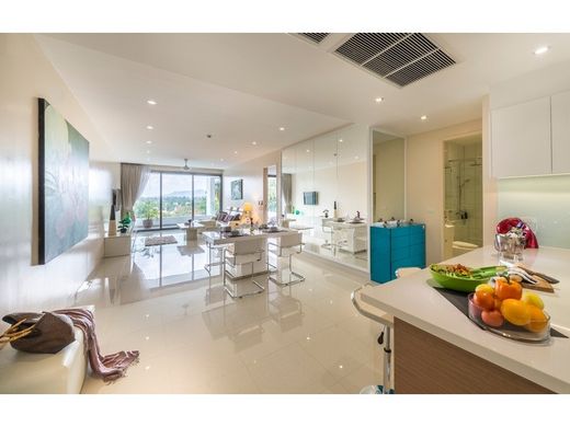 Apartment in Choeng Thale, Phuket Province