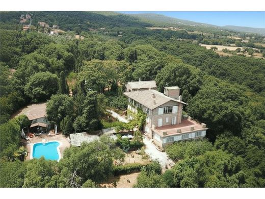 Villa Sarteano, Siena ilçesinde