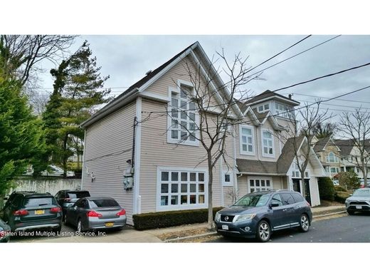 Staten Island, Richmond Countyのアパートメント