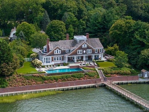 Luxury home in Oyster Bay, Nassau County