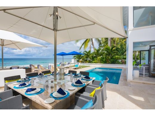 Villa in Fitts Village