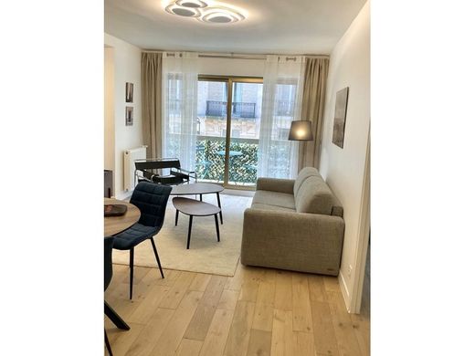 Apartment in La Muette, Auteuil, Porte Dauphine, Paris