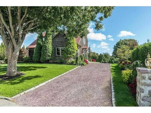 Luxury home in Southampton, Suffolk County