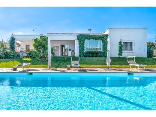 Villa in Ostuni, Provincia di Brindisi