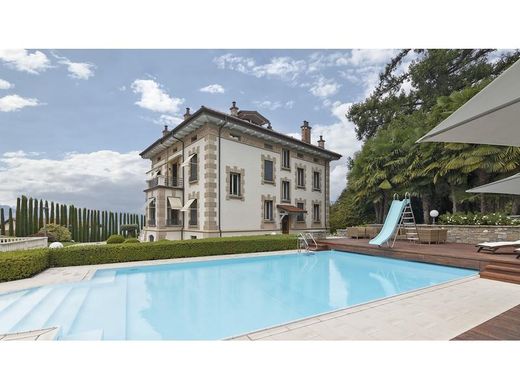 Villa - Castello, Provincia di Varese