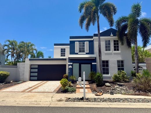 Luxury home in Toa Baja Zona Urbana, Media Luna Barrio