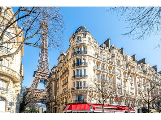 Apartment in Tour Eiffel, Invalides – Ecole Militaire, Saint-Thomas d’Aquin, Paris