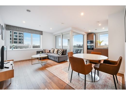 Apartment / Etagenwohnung in London, Greater London