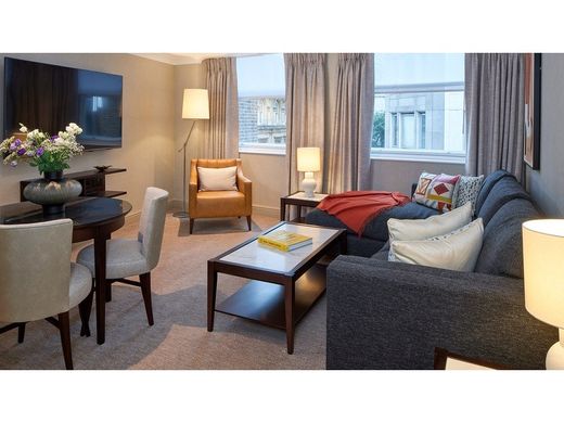 Apartment / Etagenwohnung in London, Greater London