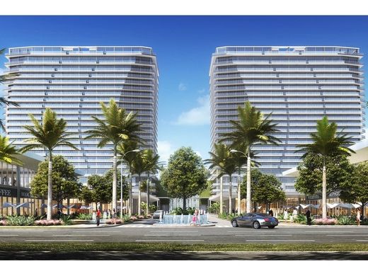 Apartment in Hallandale, Broward County