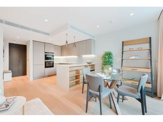 Apartment / Etagenwohnung in London, Greater London