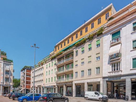 Apartment / Etagenwohnung in Como, Provincia di Como