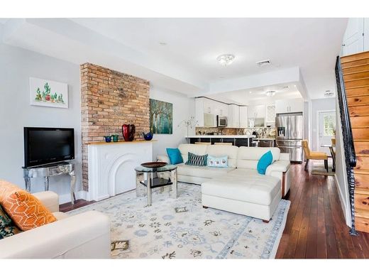 Townhouse in Brooklyn, Kings County