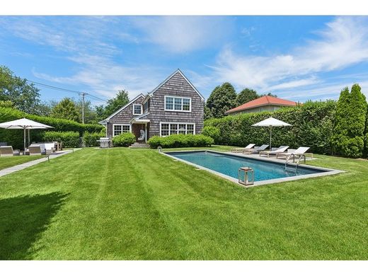 Luxury home in Southampton, Suffolk County