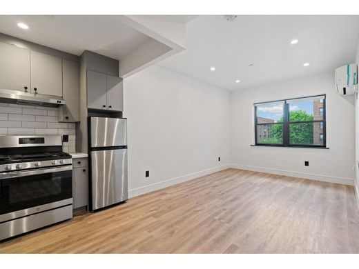 Piso / Apartamento en Queens, Queens County