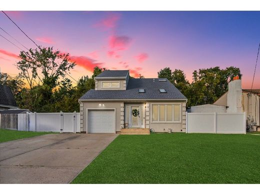 Luxury home in Brick, Ocean County