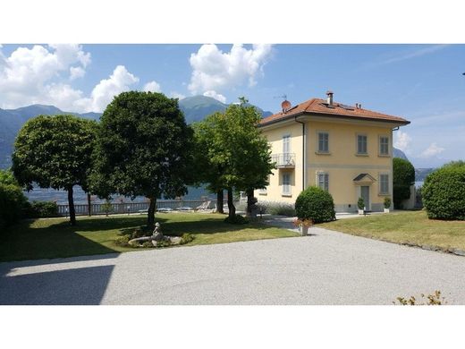 Villa a Lezzeno, Como