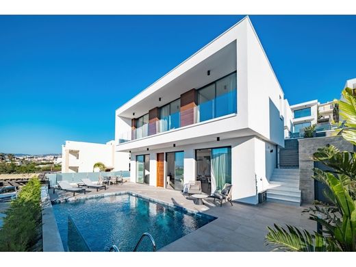 Villa in Chlórakas, Paphos District