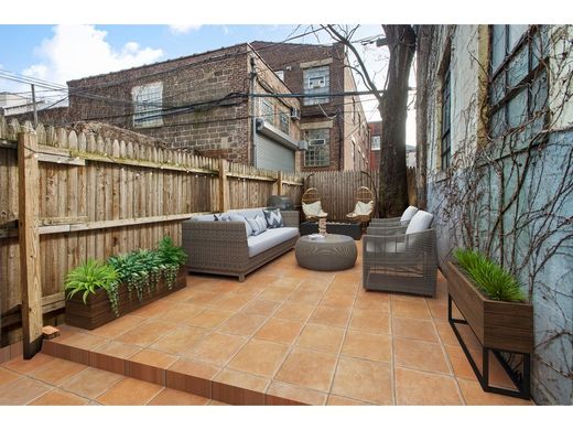 Luxury home in Queens, New York