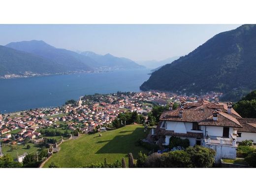 Villa - Stazzona, Provincia di Como