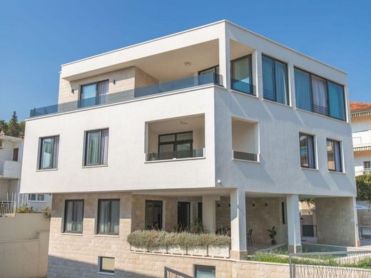 Casa di lusso a Čiovo, Grad Trogir
