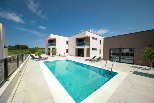 Luxury home in Vrsi, Zadar