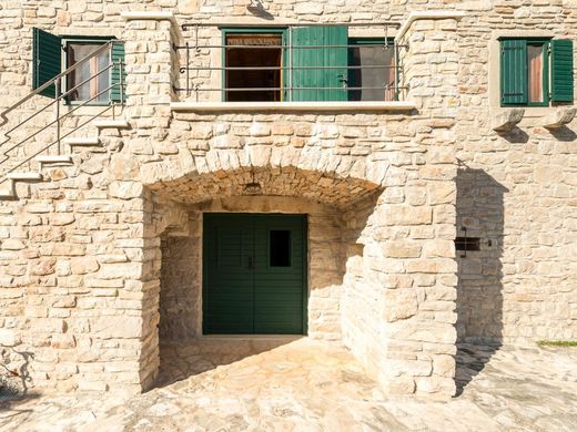Casa di lusso a Šolta, Split-Dalmatia
