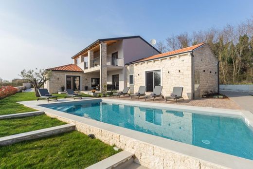 Luxury home in Radetići, Tinjan