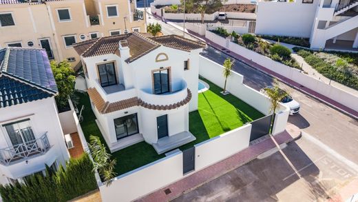 Villa in Playas de Orihuela, Alicante