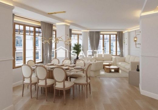 Apartment / Etagenwohnung in León, Kastilien und León