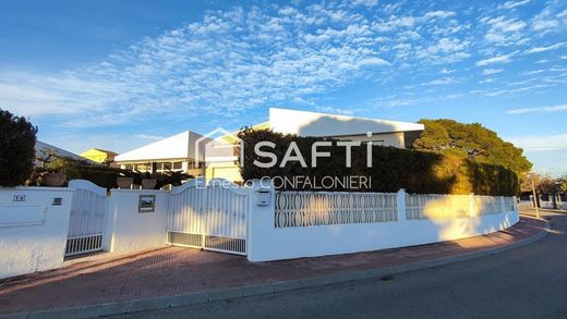 Villa in Alcanar, Province of Tarragona