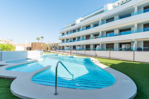 Apartment / Etagenwohnung in Playas de Orihuela, Alicante