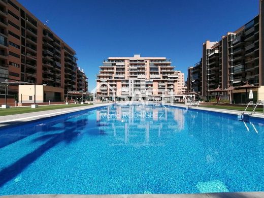 Apartment / Etagenwohnung in Alicante, Provinz Valencia