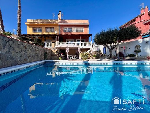 Villa in les Roquetes, Province of Barcelona