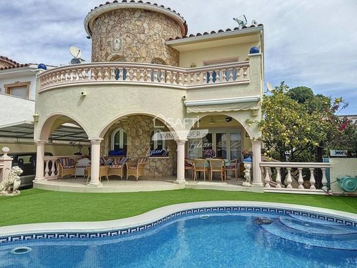 Villa Empuriabrava, Província de Girona